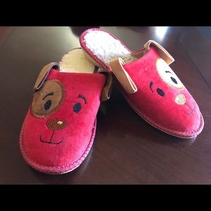 Kids red style slippers